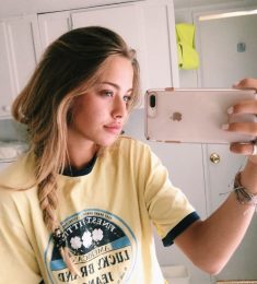 Antonia, 20 years old, Straight, Woman